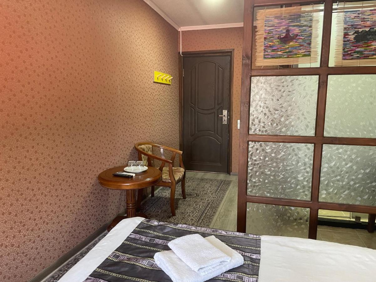 Eco House Hotel Ош Екстериор снимка