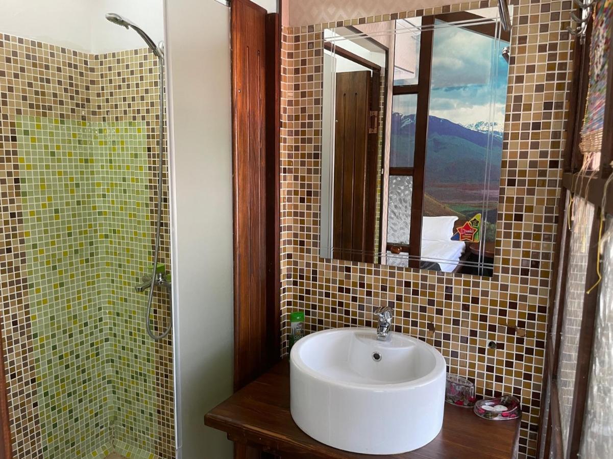 Eco House Hotel Ош Екстериор снимка