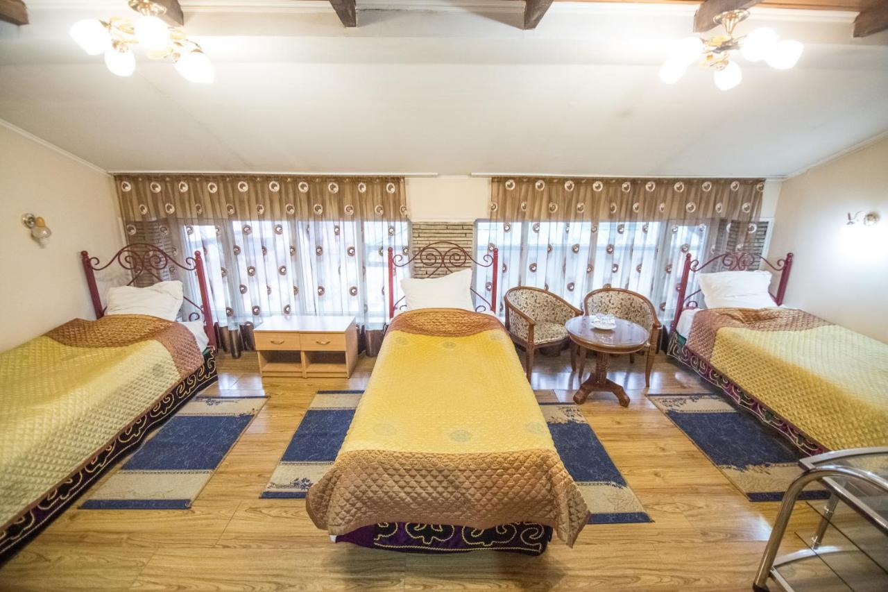 Eco House Hotel Ош Екстериор снимка